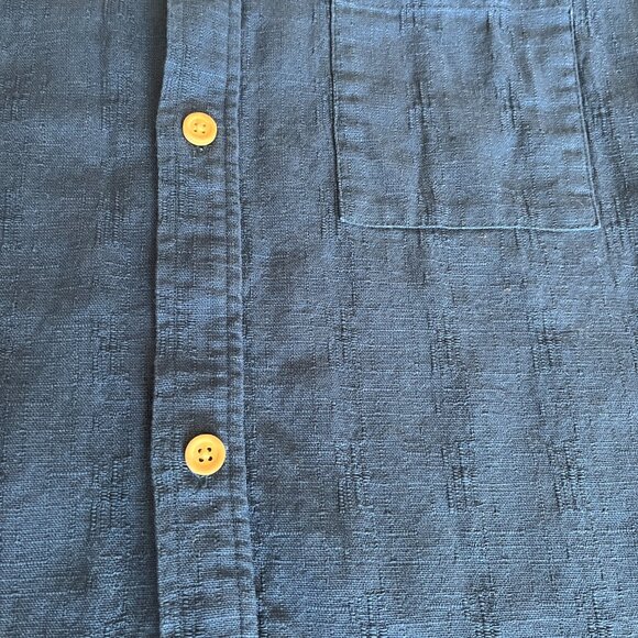 Far Afield Short Sleeve Textured Cotton Blue Button-Up Size 2 - Picture 2 of 5